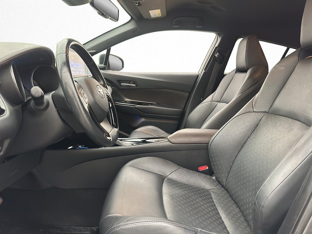 Vehicle Image 11