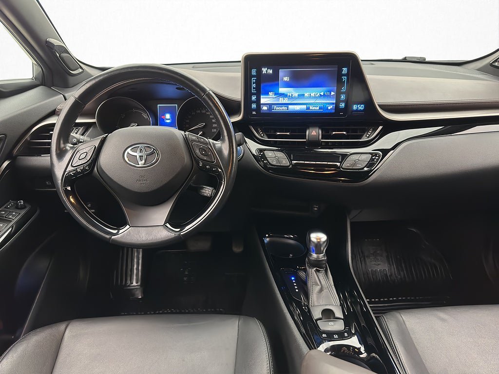 Vehicle Image 12