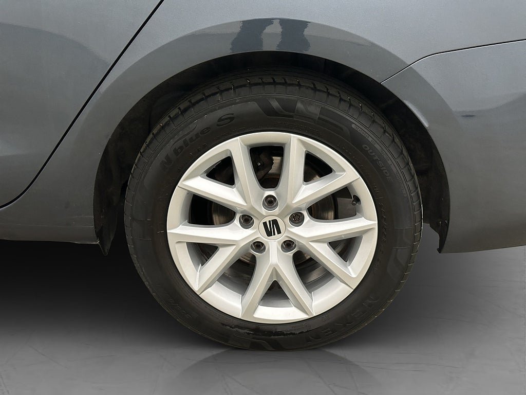 Vehicle Image 30