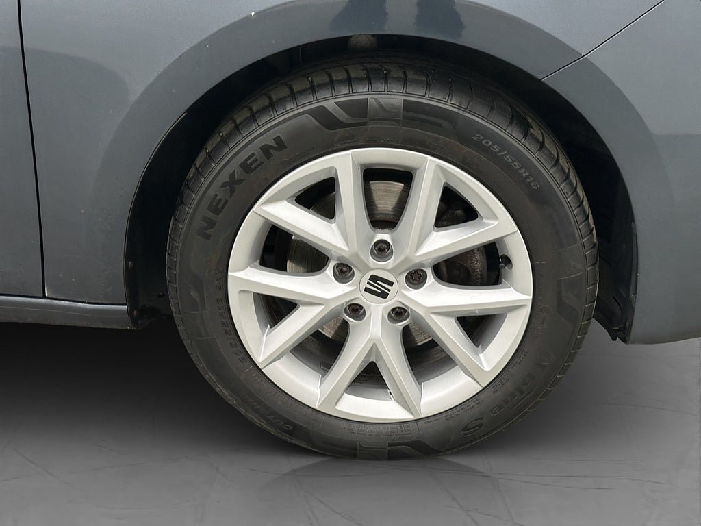 Vehicle Image 32