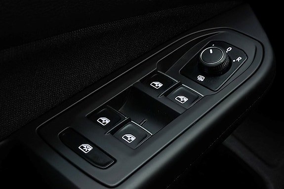 Vehicle Image 34