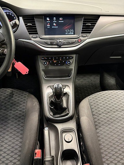 Vehicle Image 15