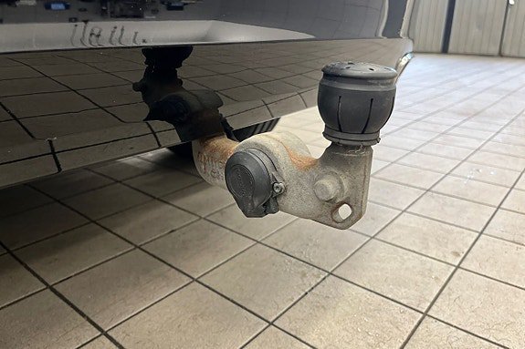 Vehicle Image 25
