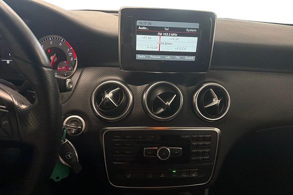 Vehicle Image 17