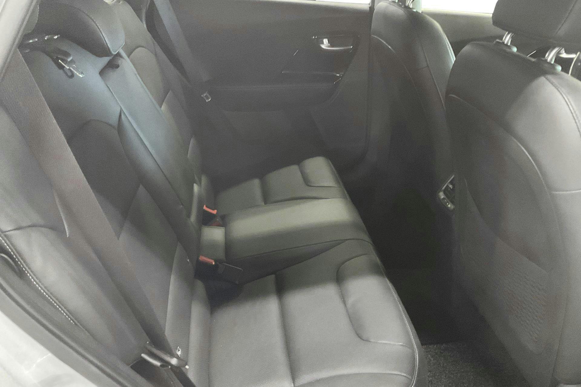 Vehicle Image 8
