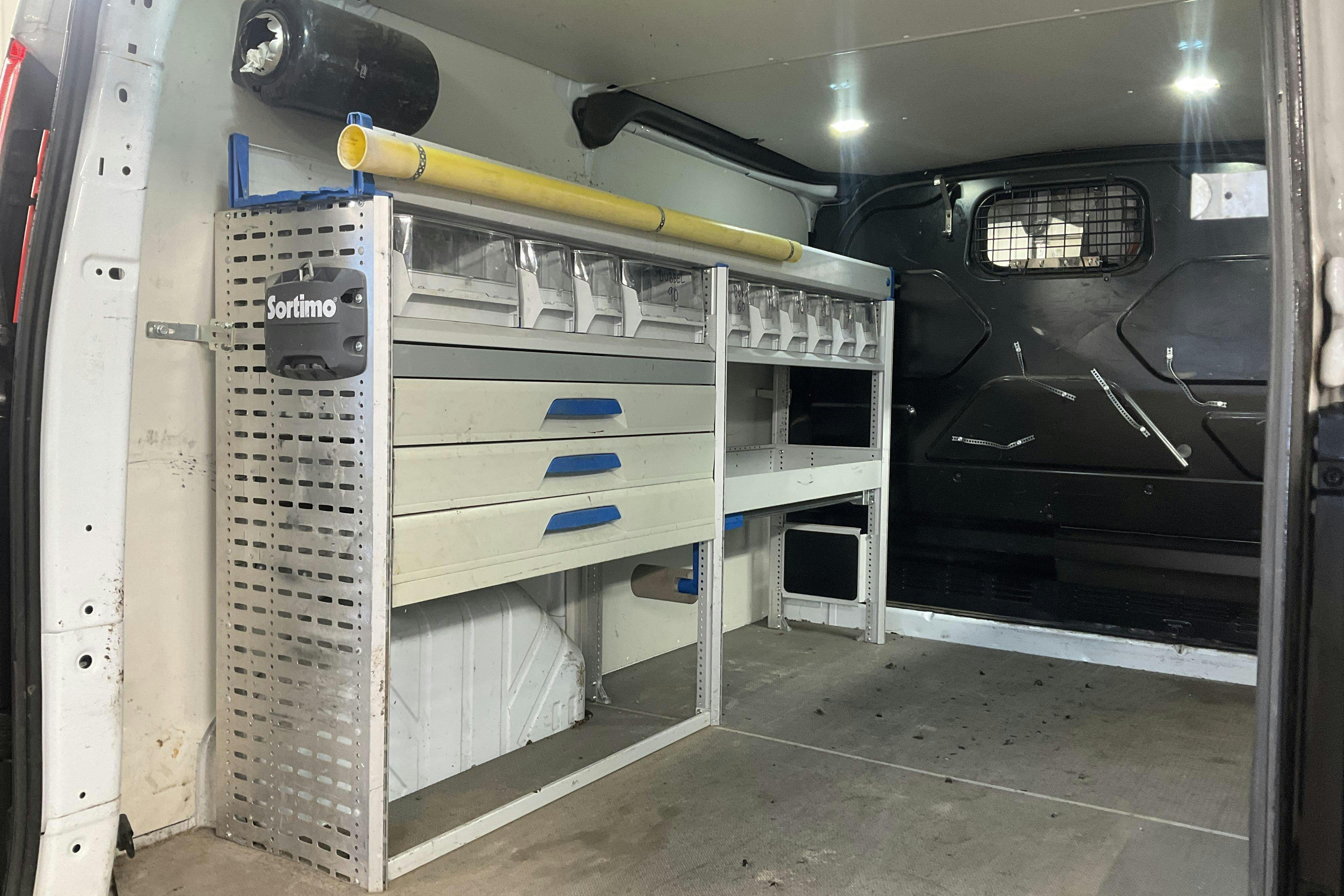 Vehicle Image 12