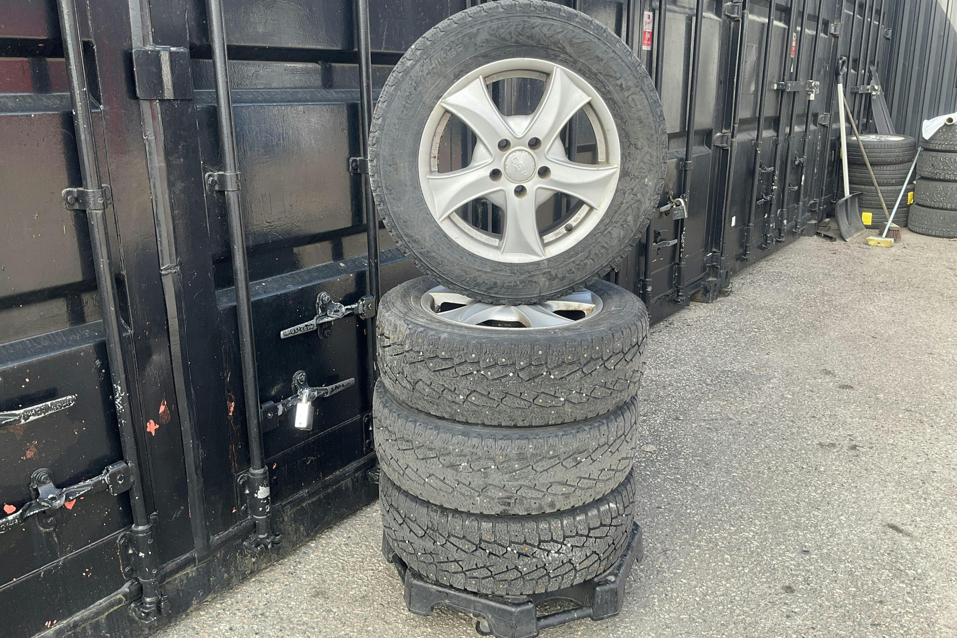 Vehicle Image 19