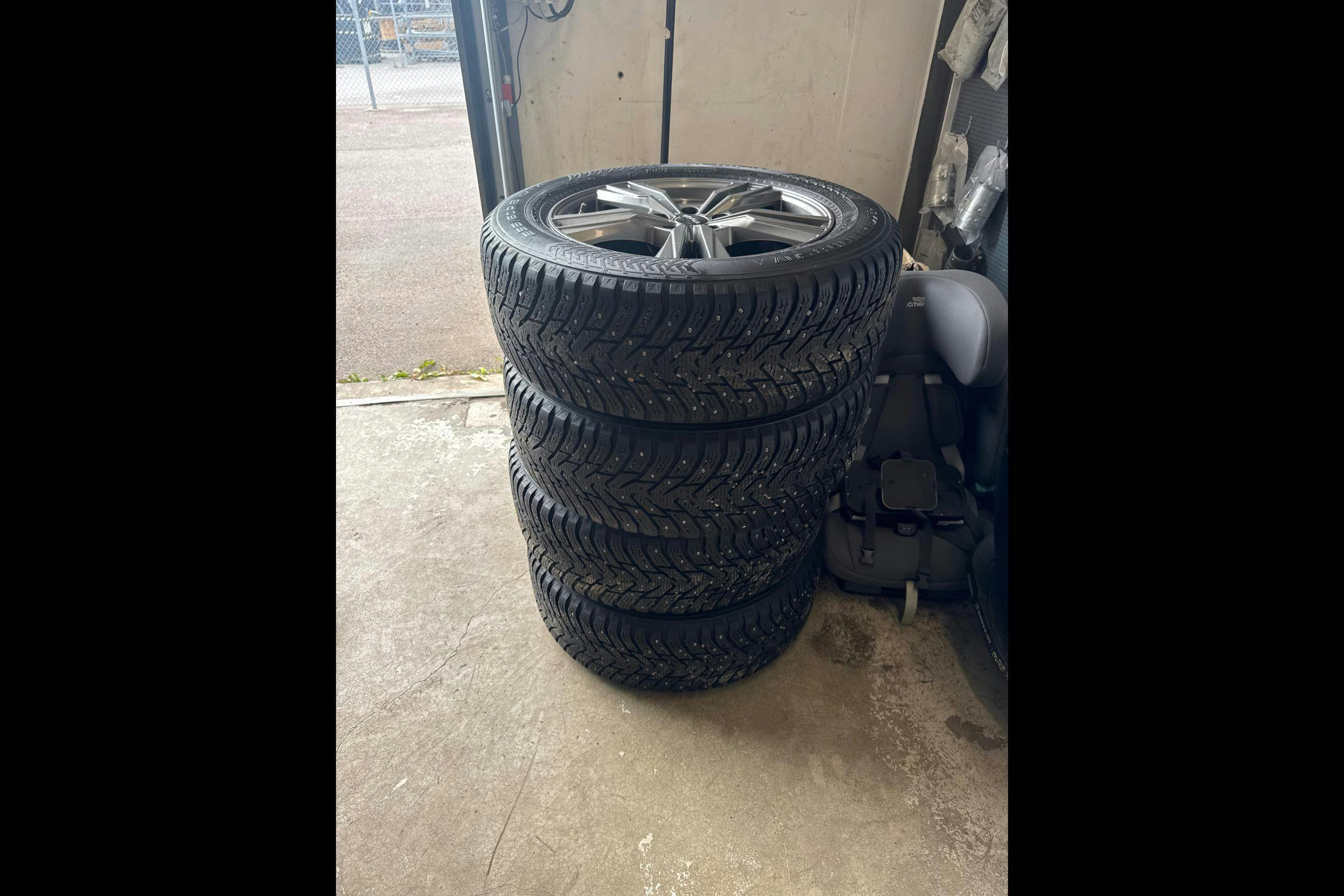 Vehicle Image 19