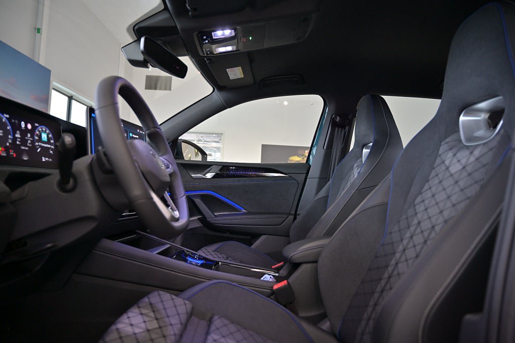 Vehicle Image 22