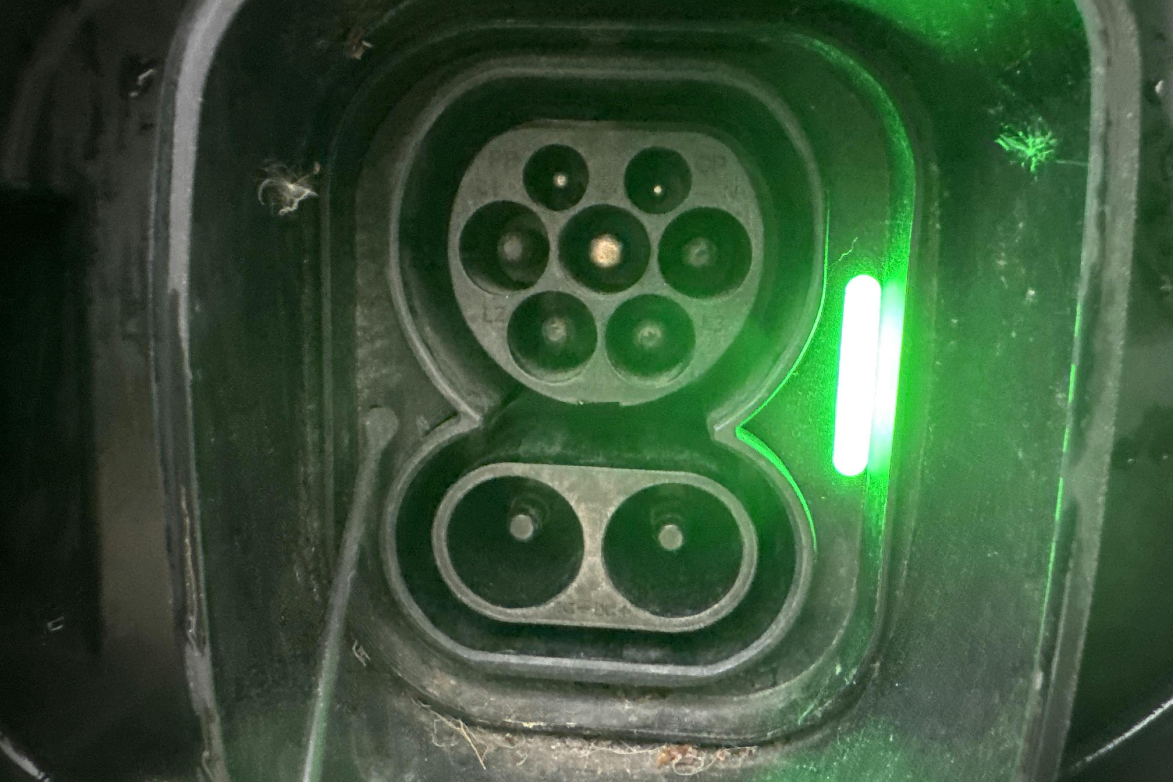 Vehicle Image 16