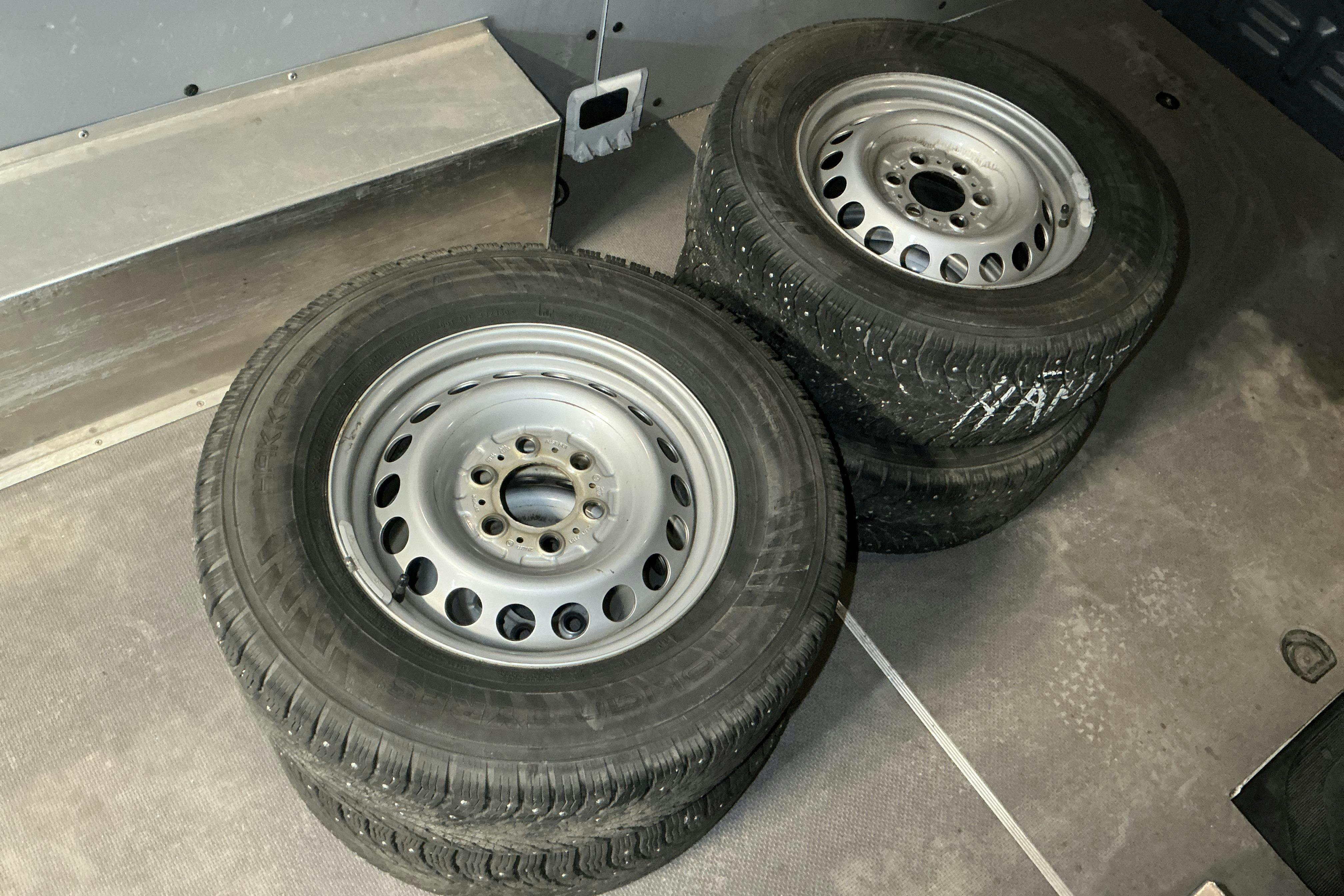 Vehicle Image 11
