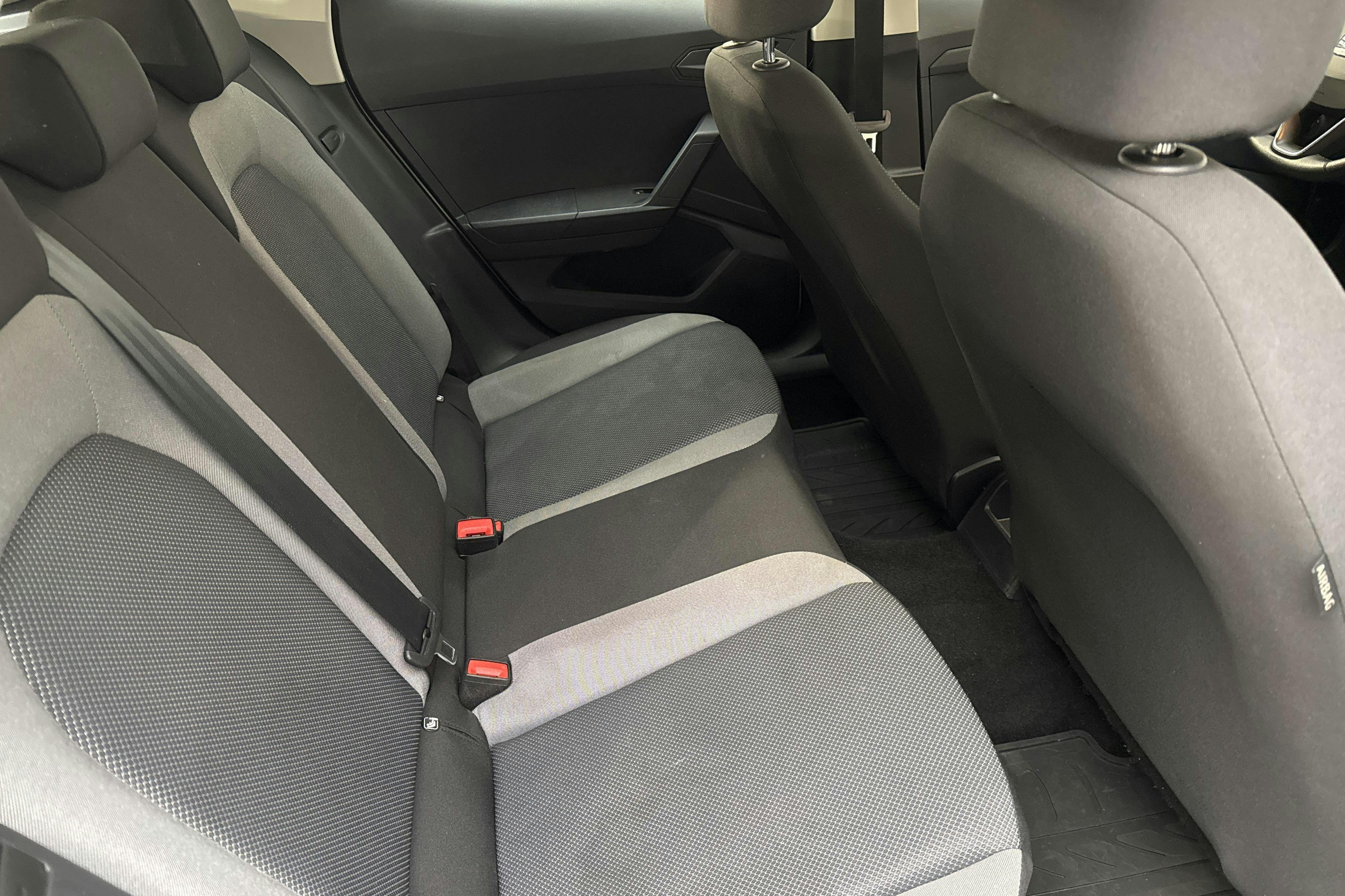 Vehicle Image 7