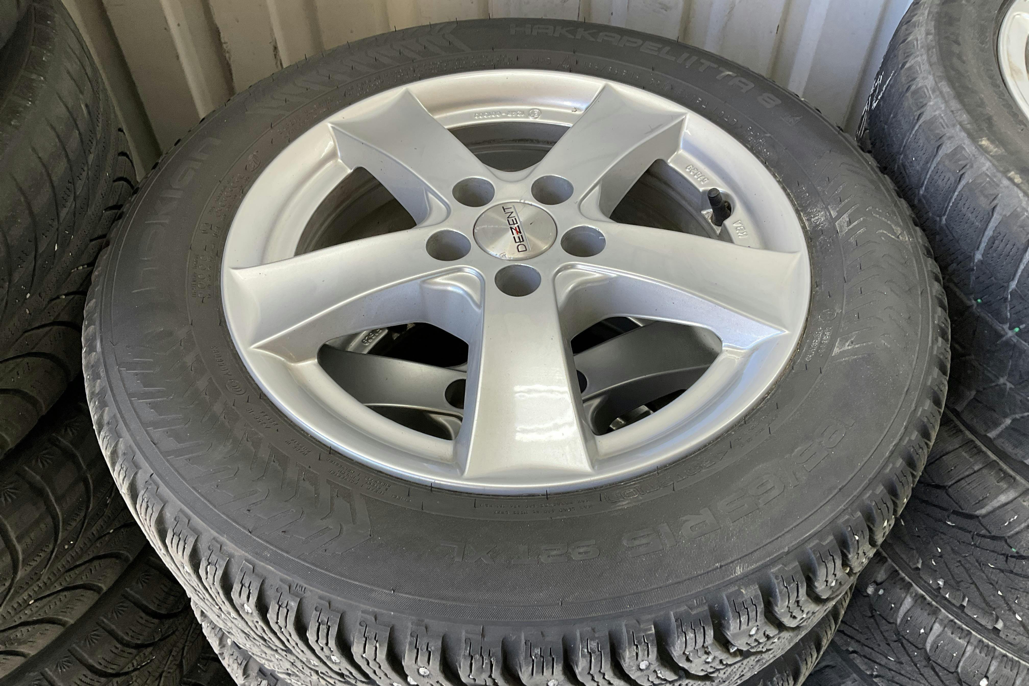 Vehicle Image 11