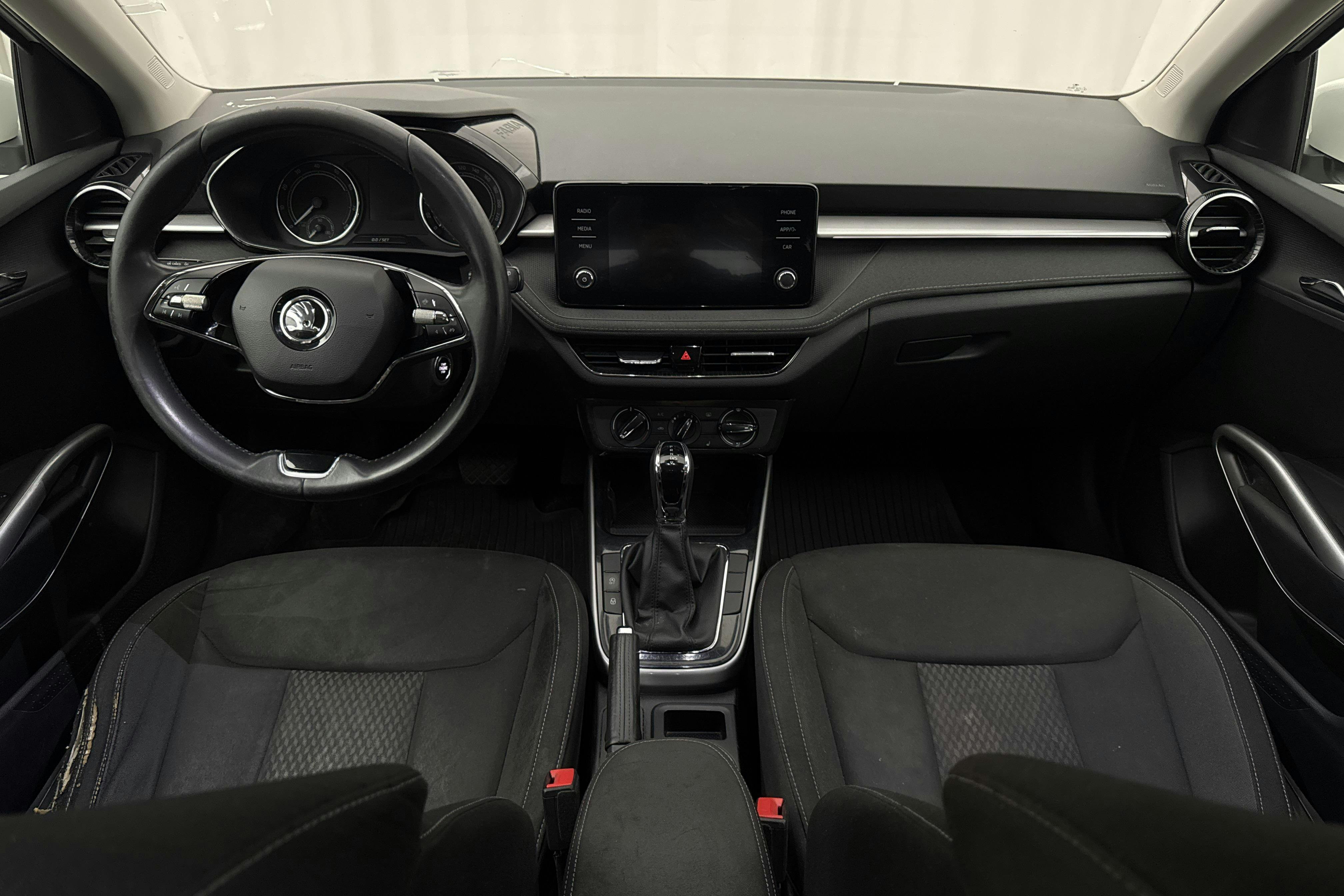 Vehicle Image 6