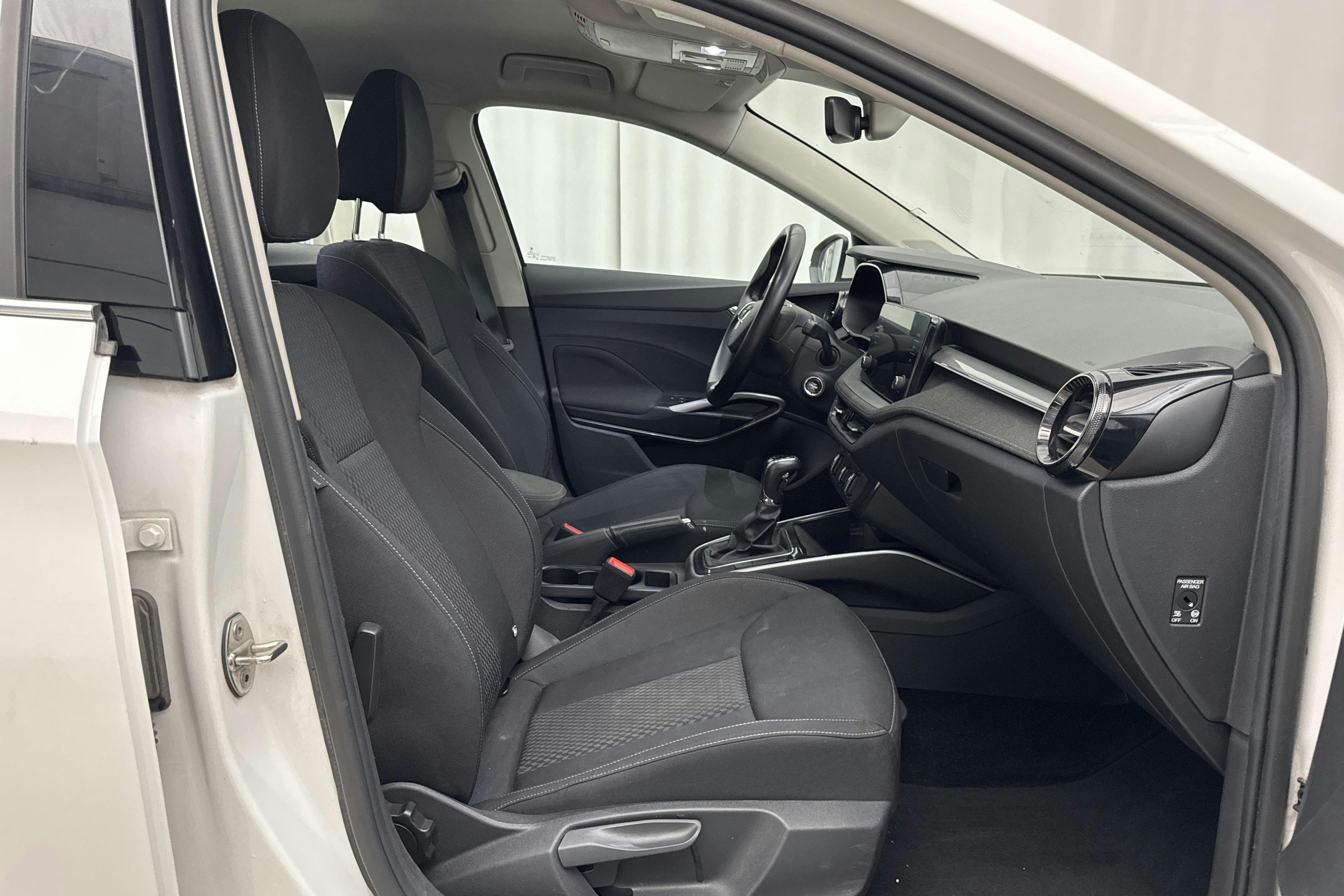 Vehicle Image 9