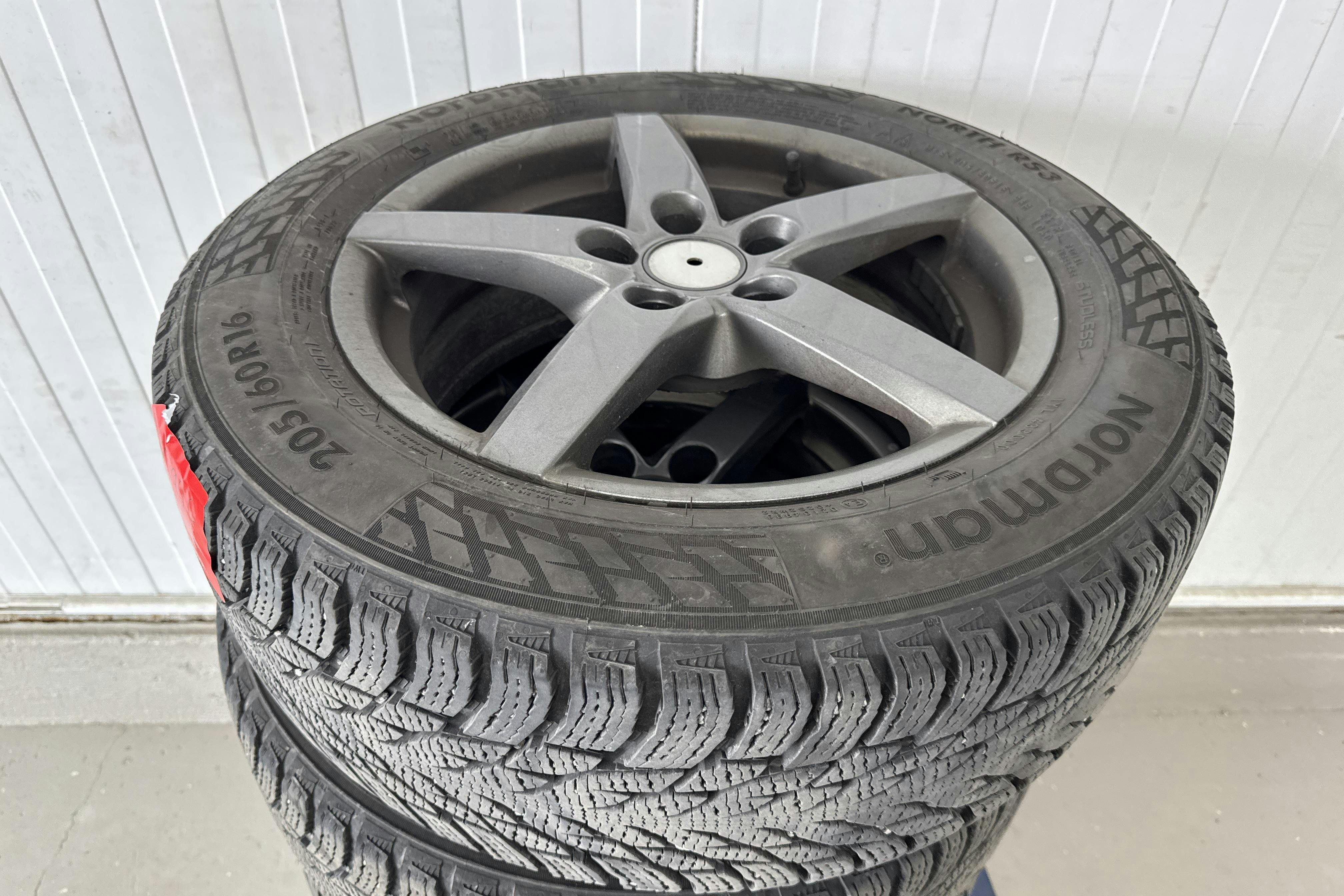 Vehicle Image 11