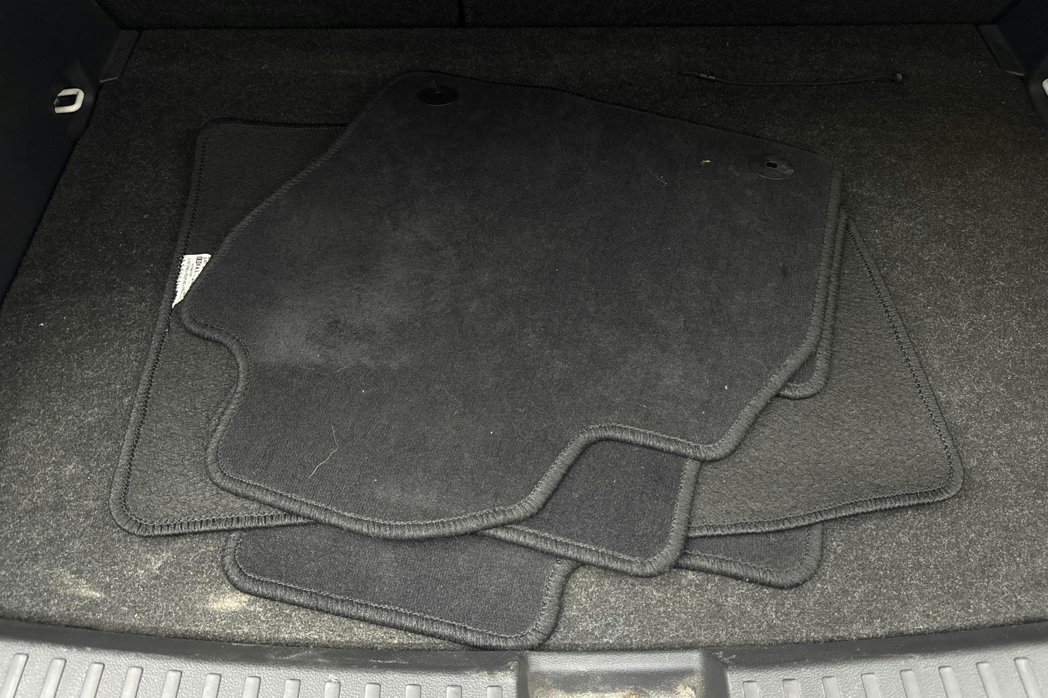 Vehicle Image 16