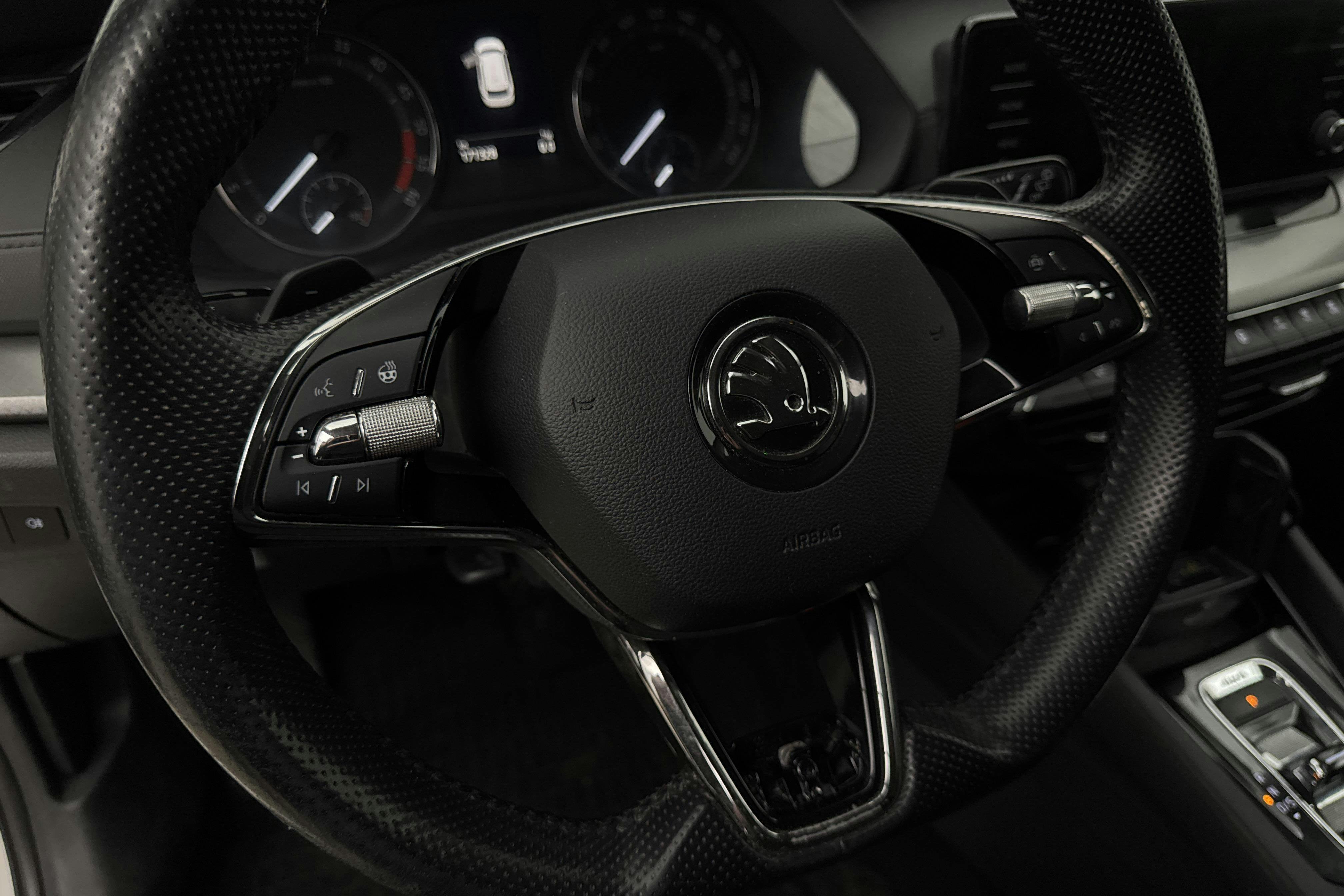 Vehicle Image 15