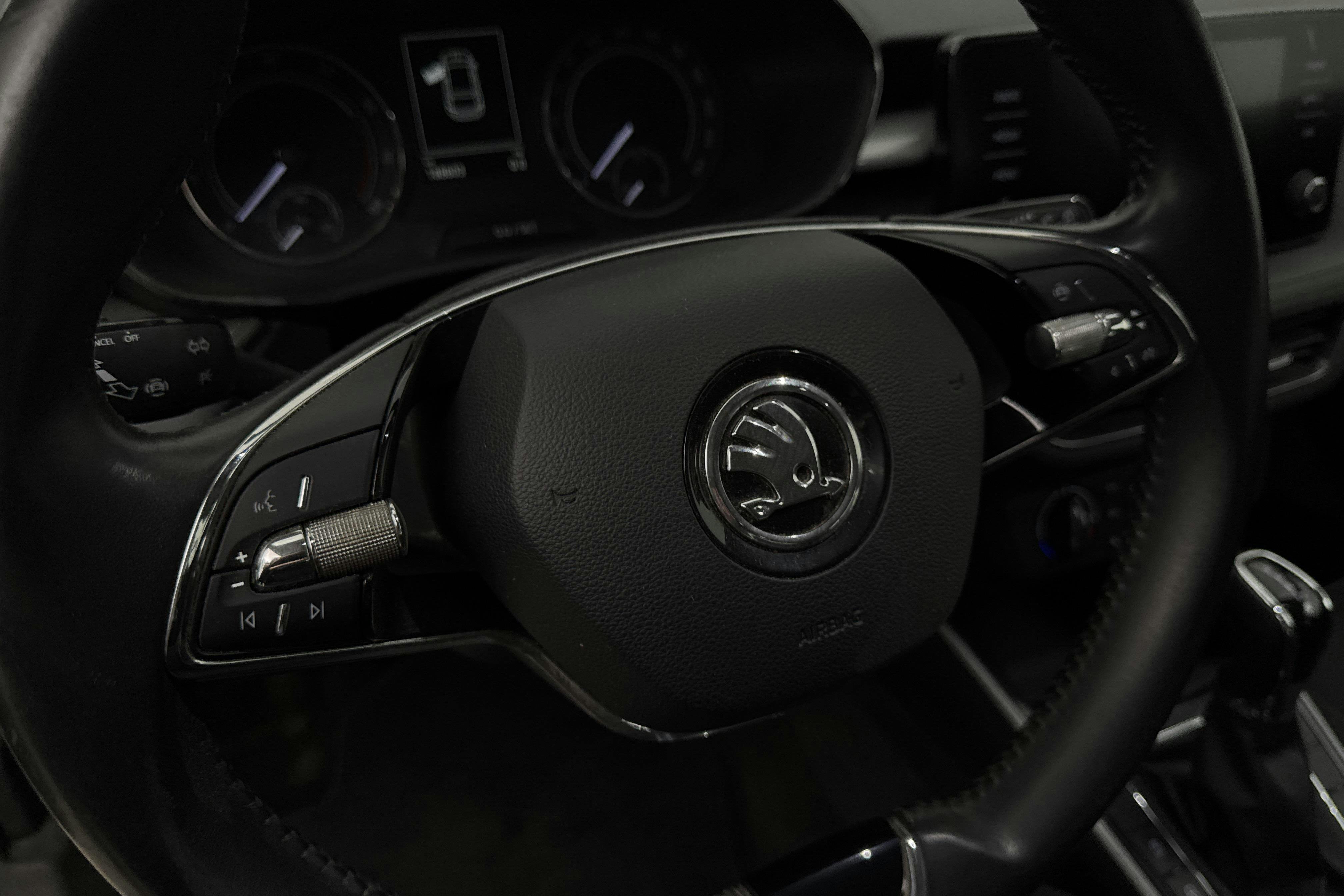 Vehicle Image 15