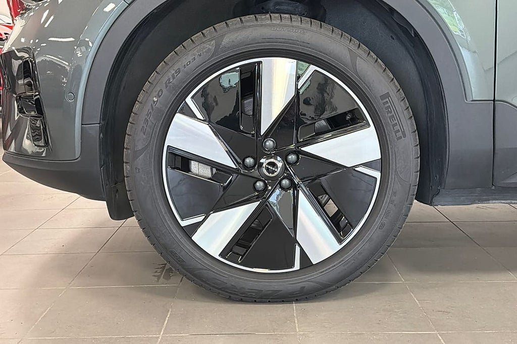 Vehicle Image 17
