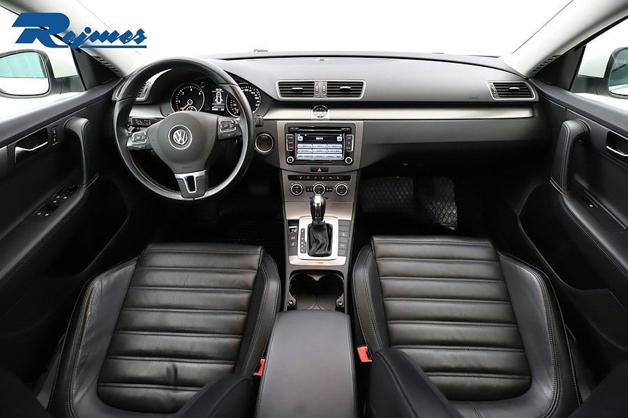 Vehicle Image 8