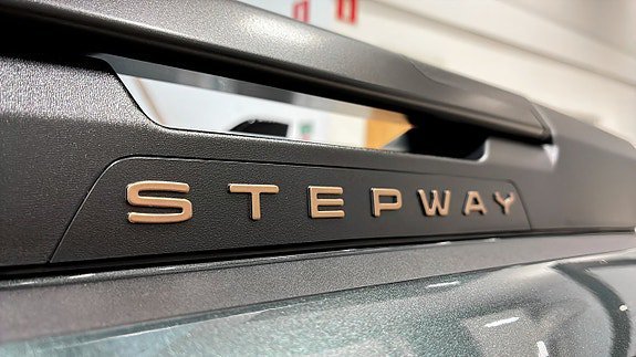 Vehicle Image 24