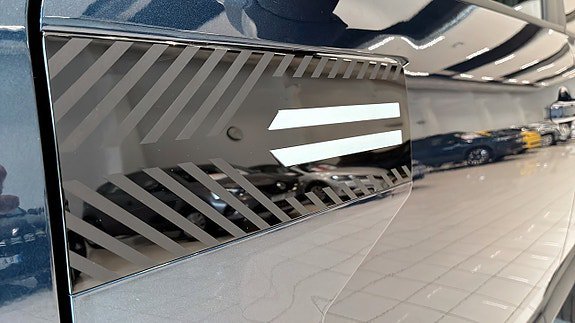 Vehicle Image 24