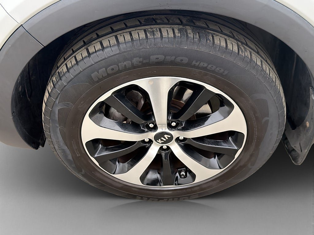 Vehicle Image 30