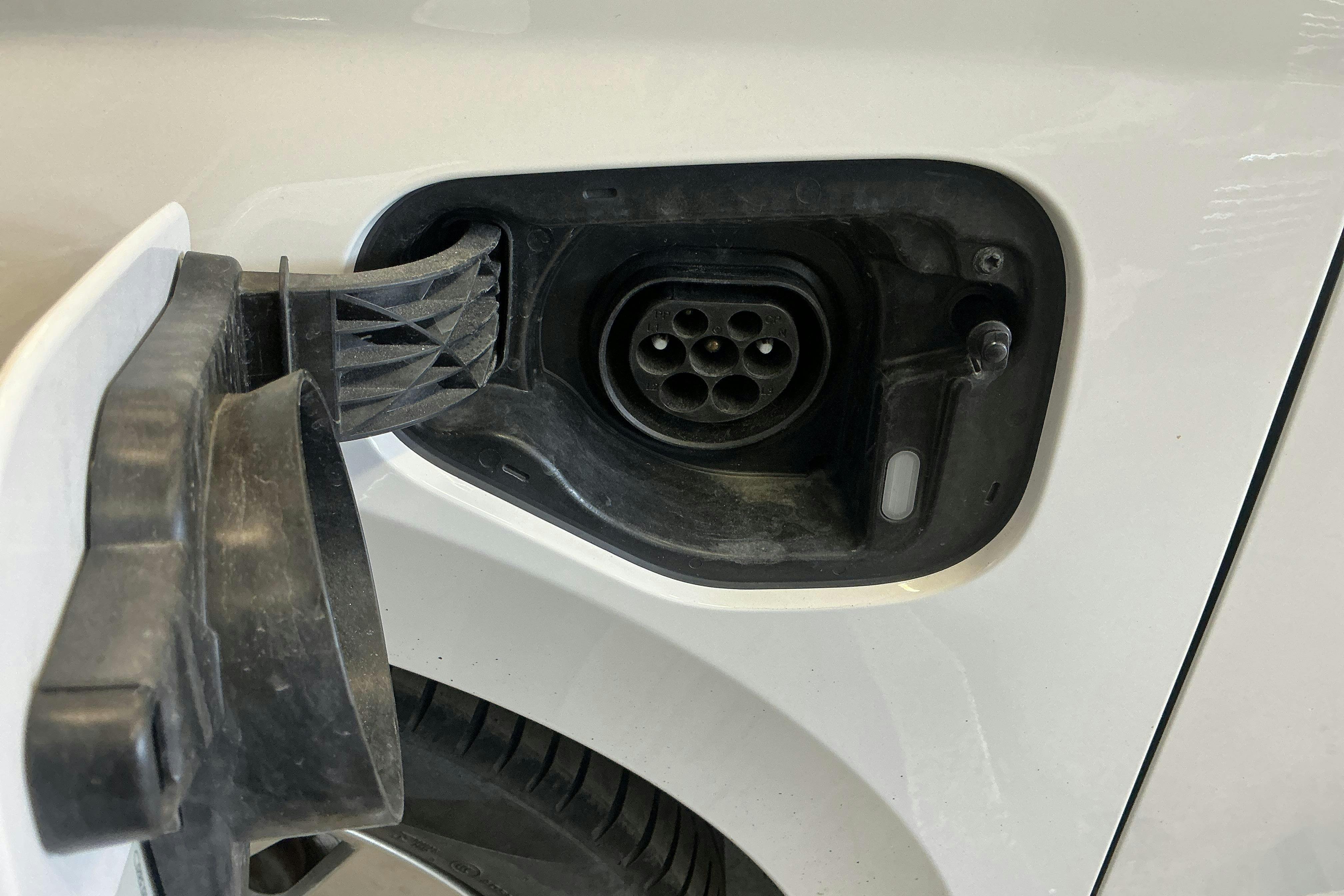 Vehicle Image 16
