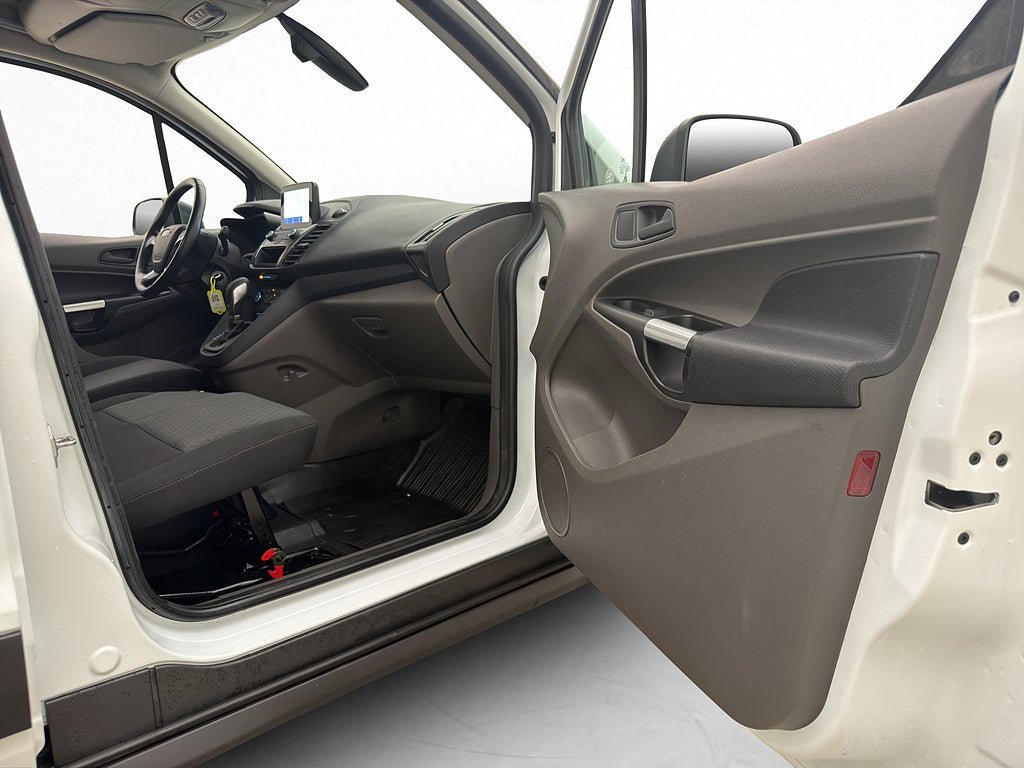 Vehicle Image 32