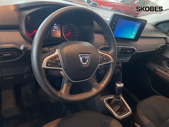 Vehicle Image 21
