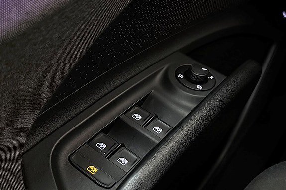 Vehicle Image 34