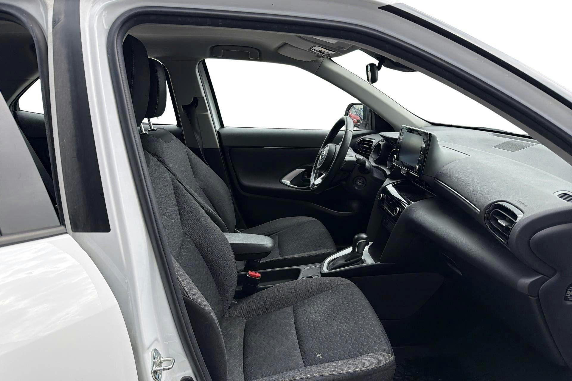 Vehicle Image 10