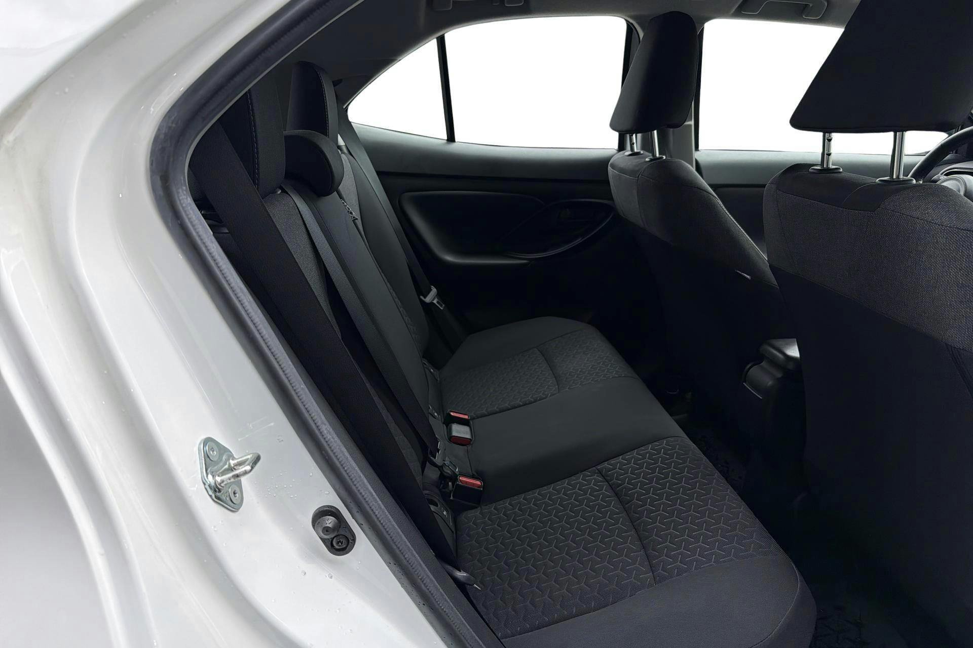 Vehicle Image 12