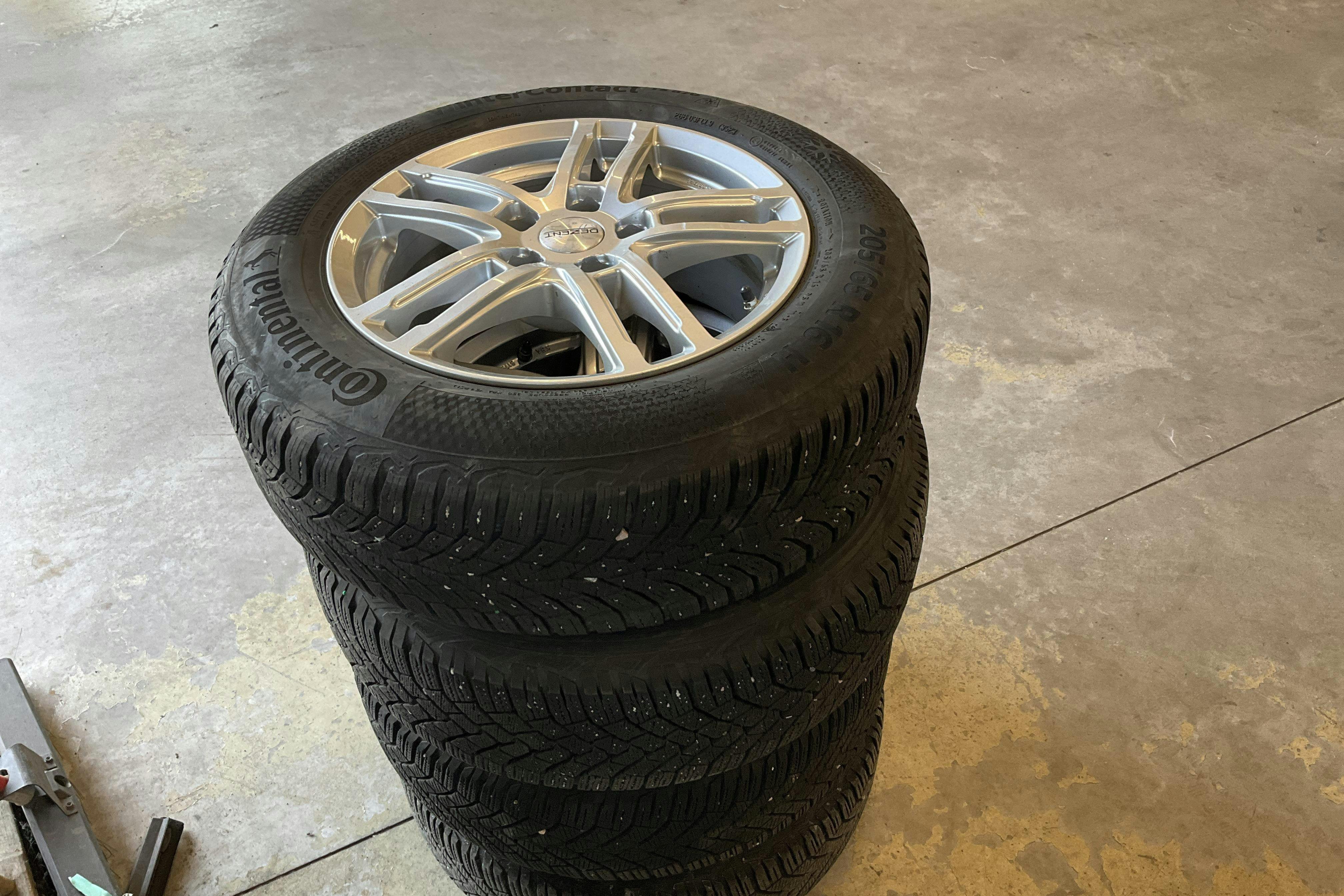 Vehicle Image 11