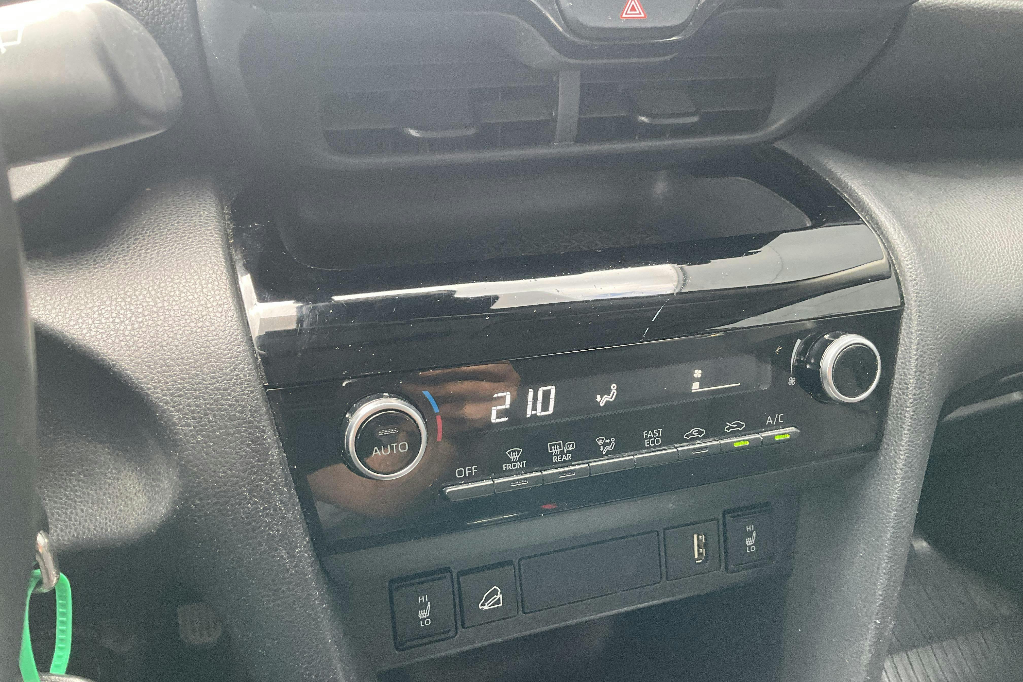 Vehicle Image 13