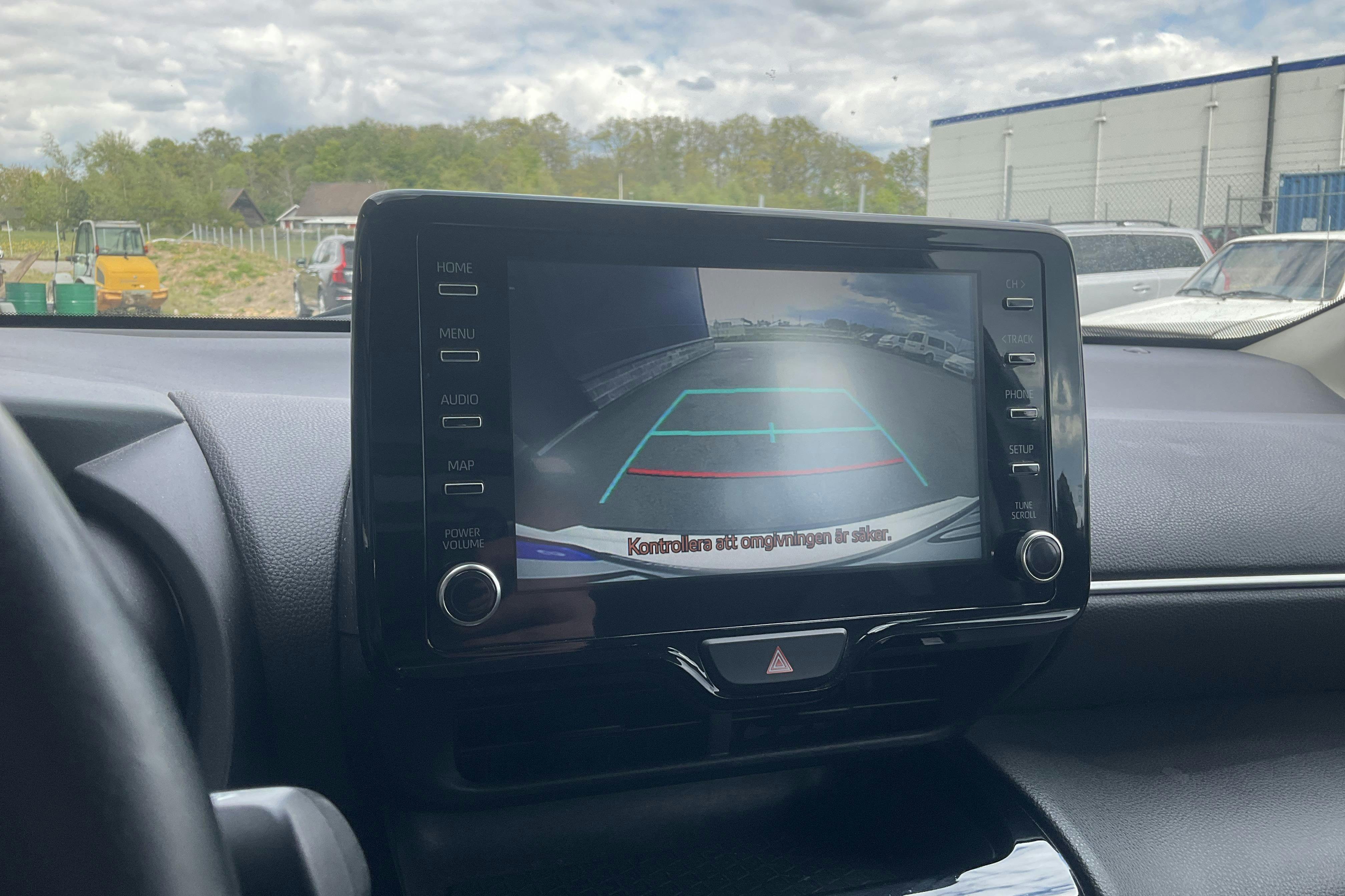 Vehicle Image 23