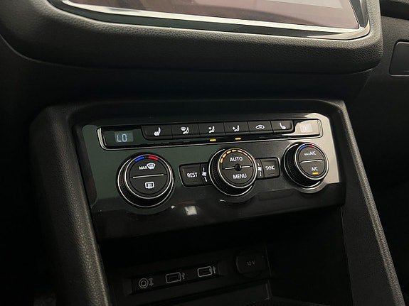 Vehicle Image 28