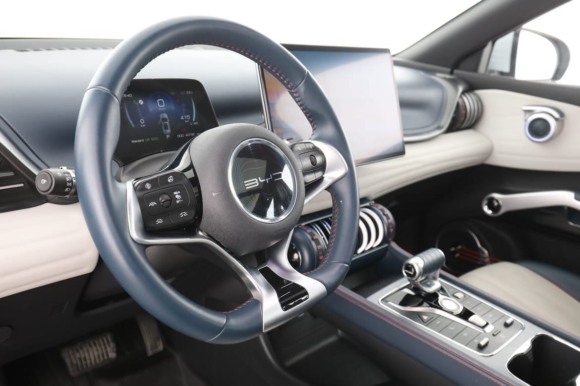 Vehicle Image 10