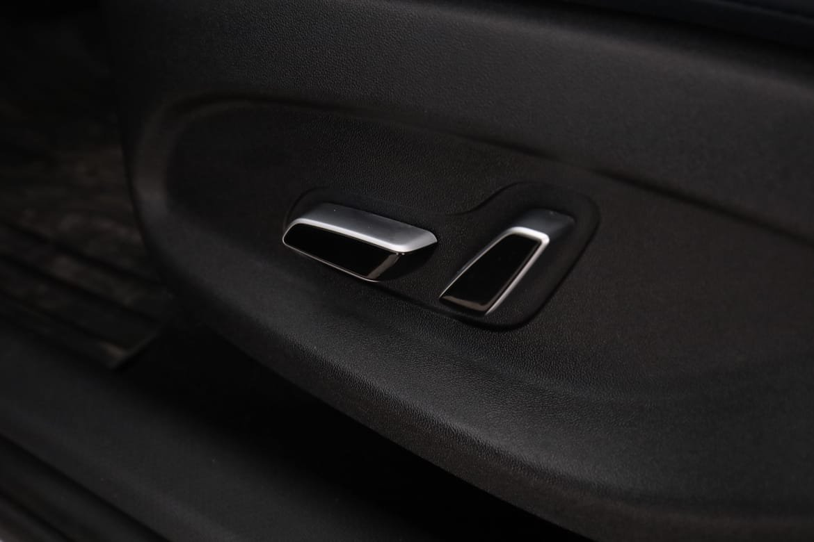Vehicle Image 36
