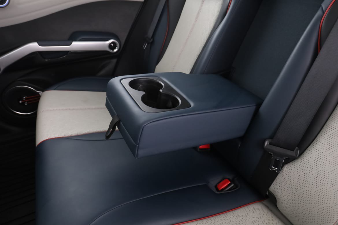 Vehicle Image 37