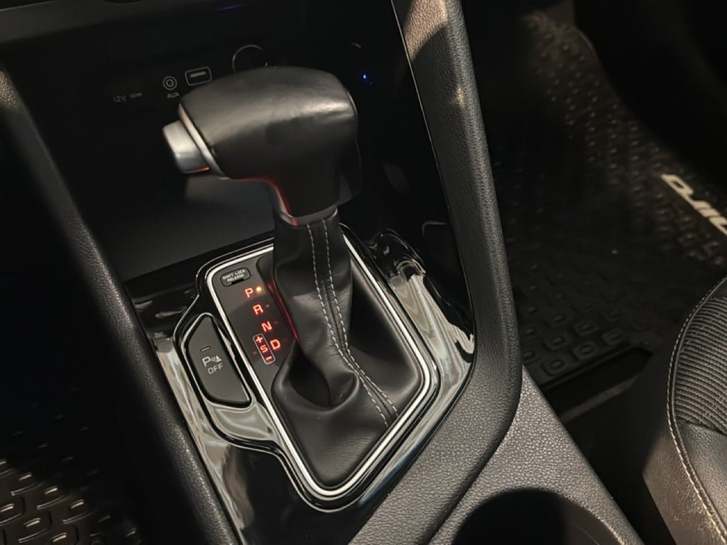 Vehicle Image 11