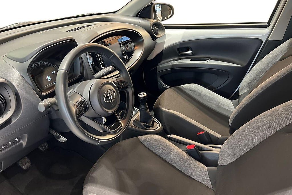 Vehicle Image 14