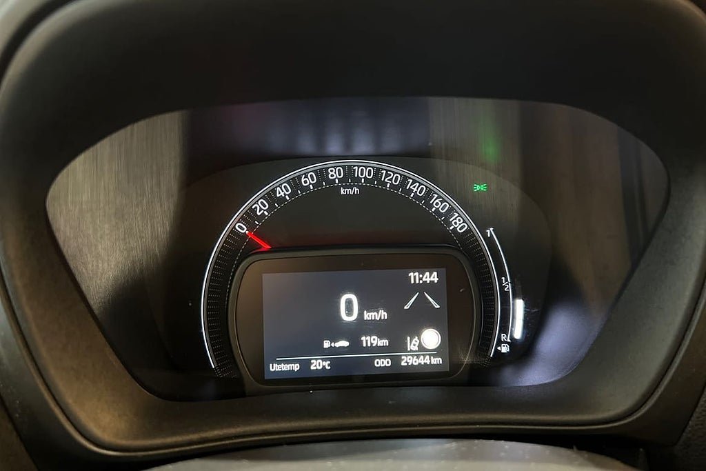Vehicle Image 16