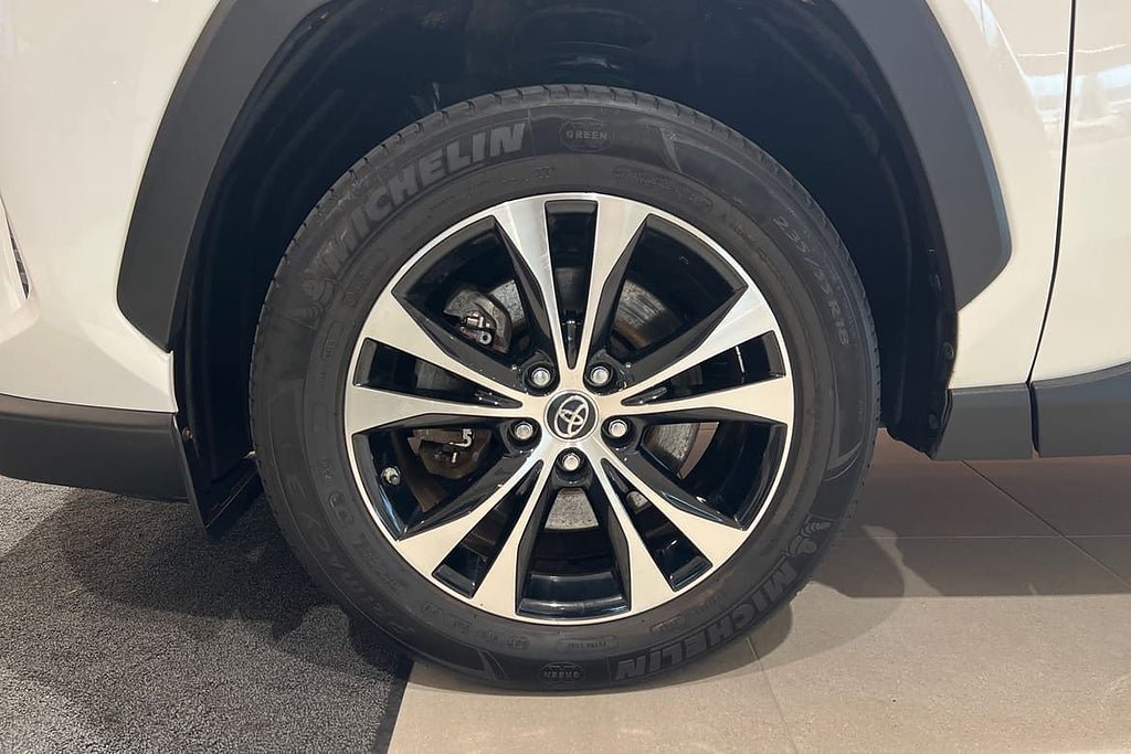 Vehicle Image 17