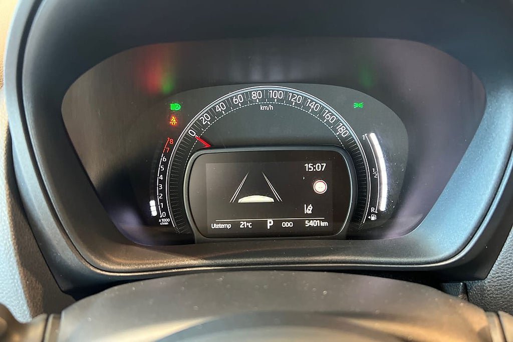 Vehicle Image 16