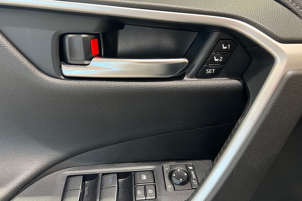 Vehicle Image 22