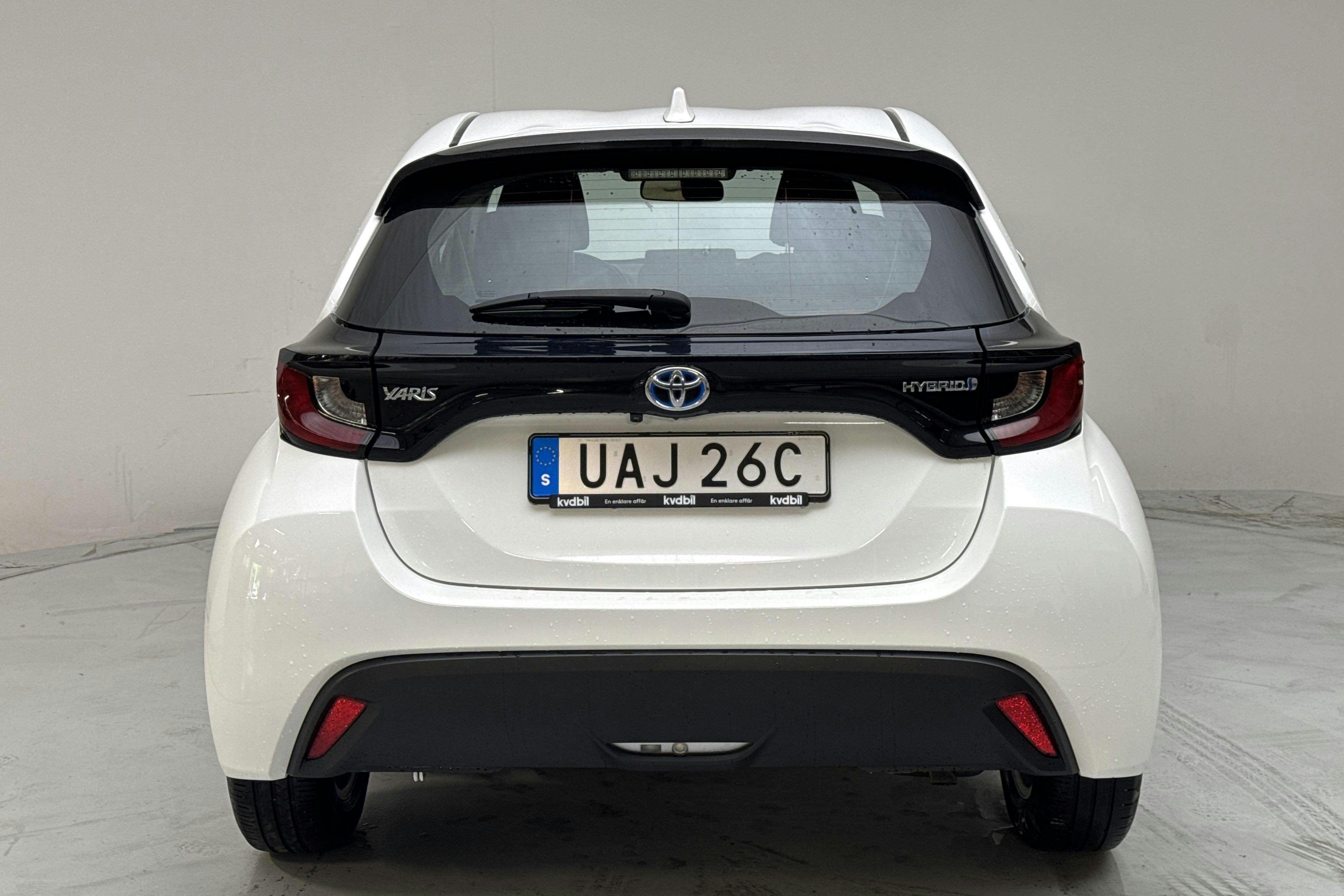 Vehicle Image 5