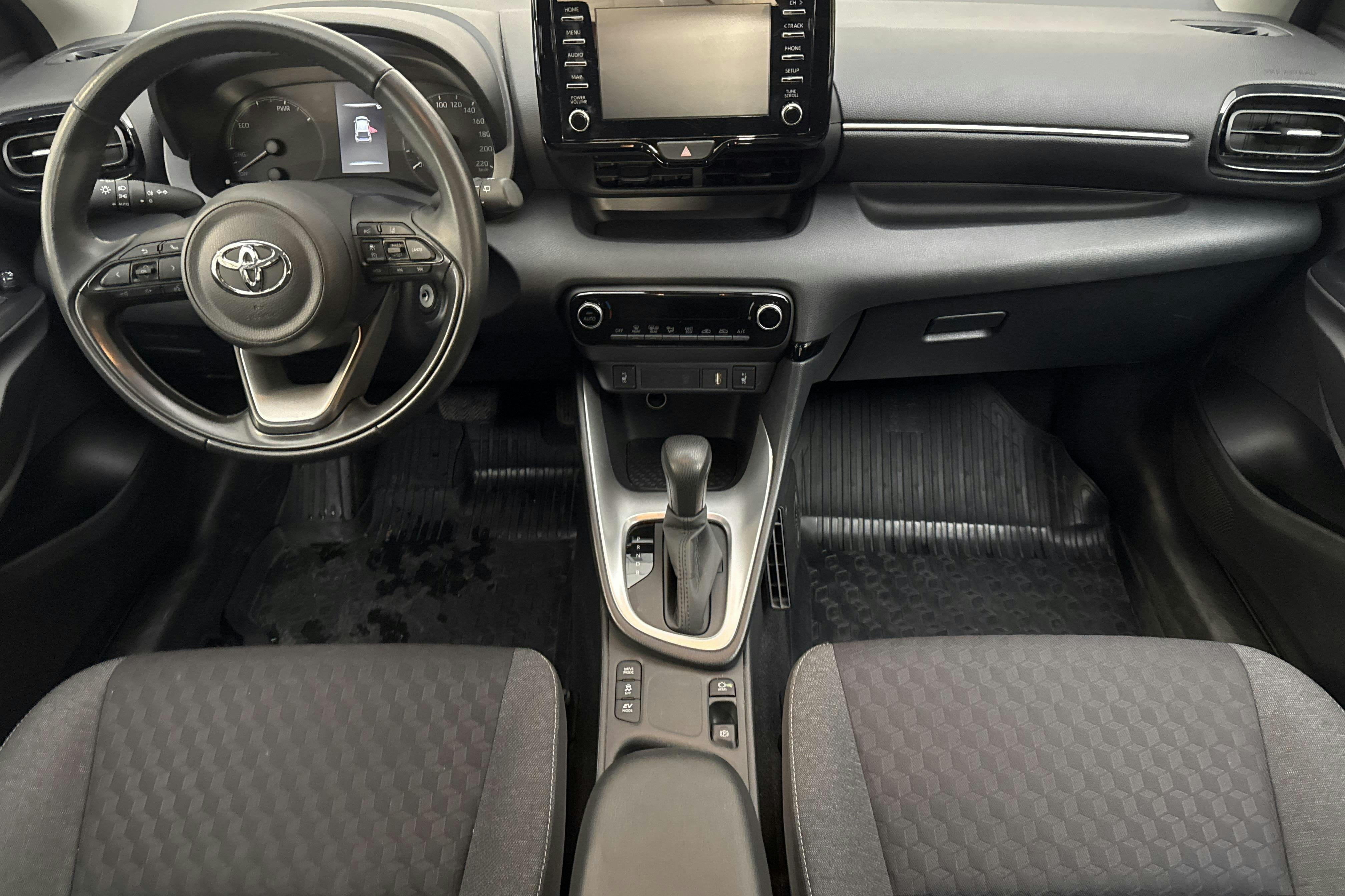 Vehicle Image 6
