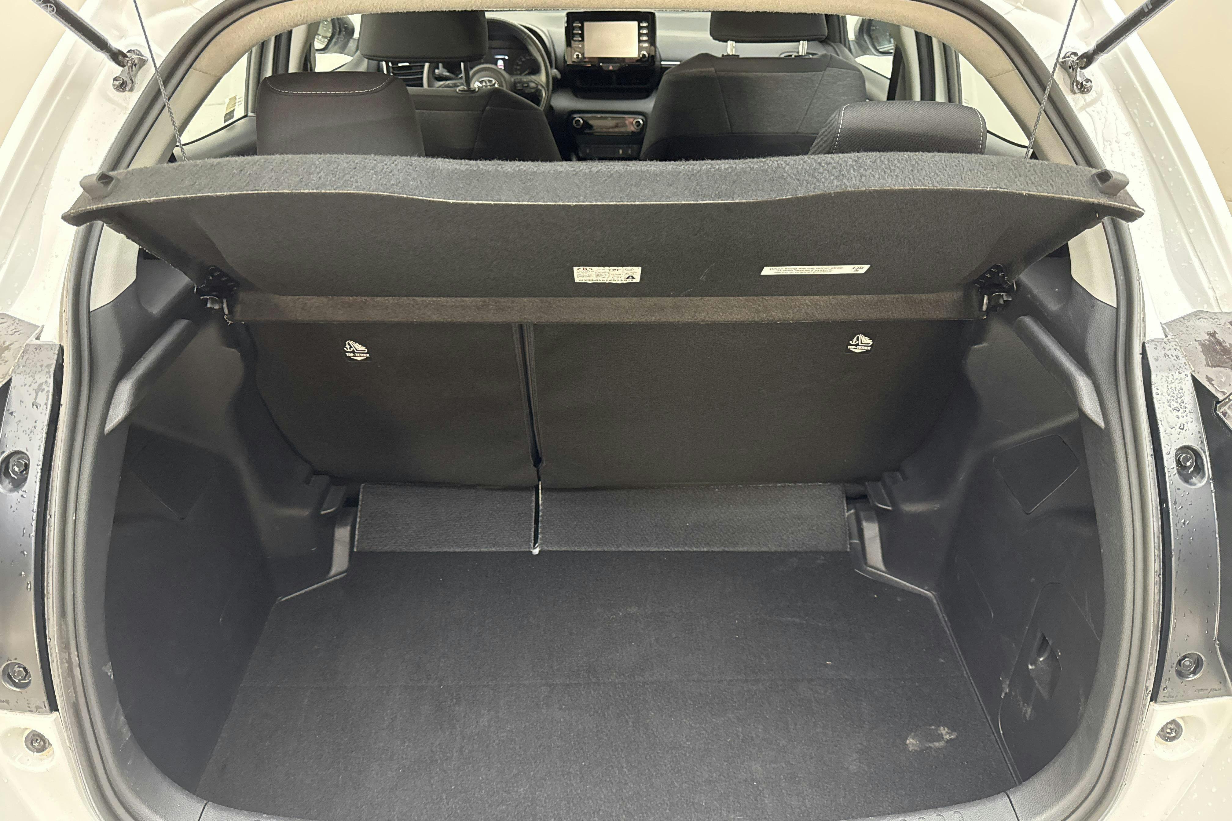 Vehicle Image 9